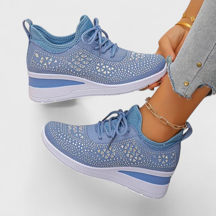 Viviane – lekkie buty ortopedyczne z błyszczącym wykończeniem.