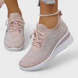 Viviane – lekkie buty ortopedyczne z błyszczącym wykończeniem.